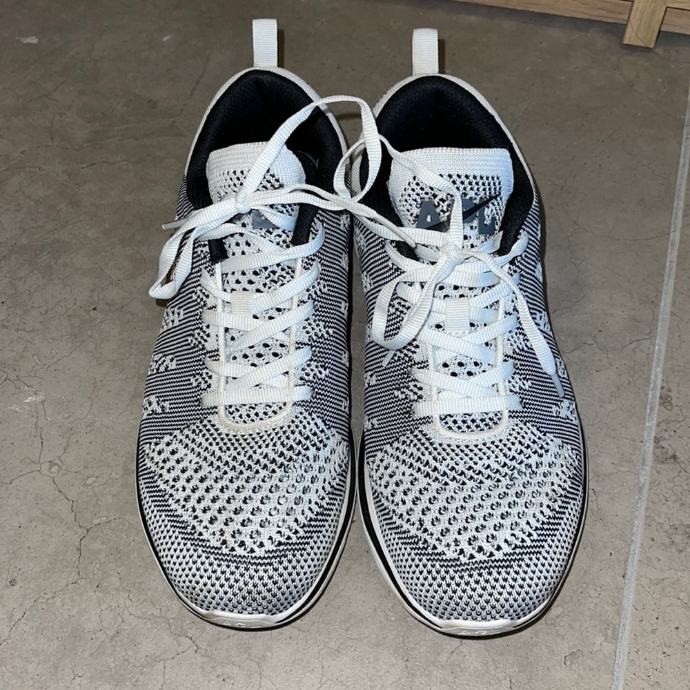 APL Techloom Pro Men’s 7.5 (fits Women’s 9)
